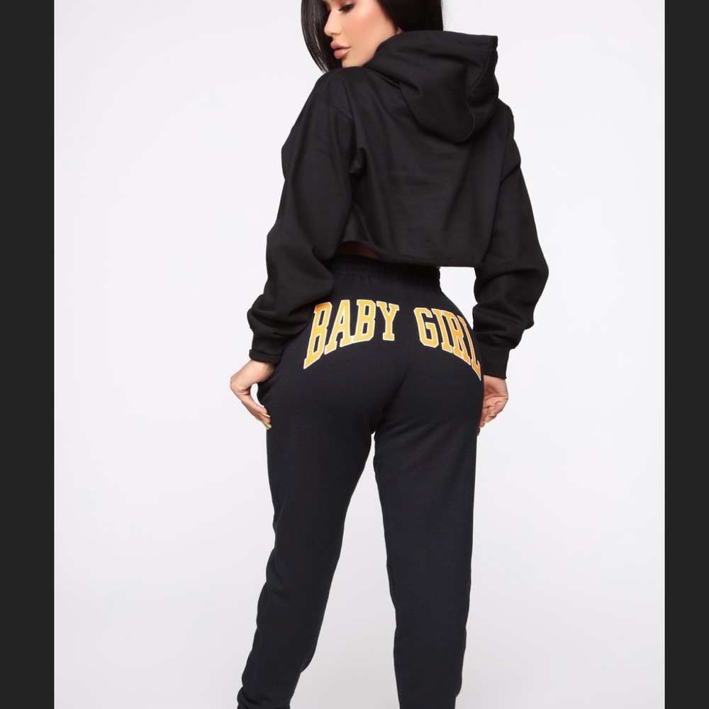 FASHION NOVA (S) baby girl sweatpants in black🖤